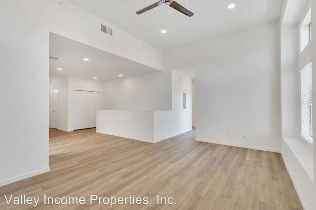 Foto del edificio - 2185 E Howe Ave