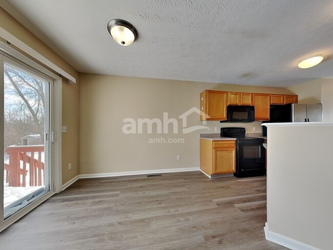 Building Photo - 10024 Oriole Ct