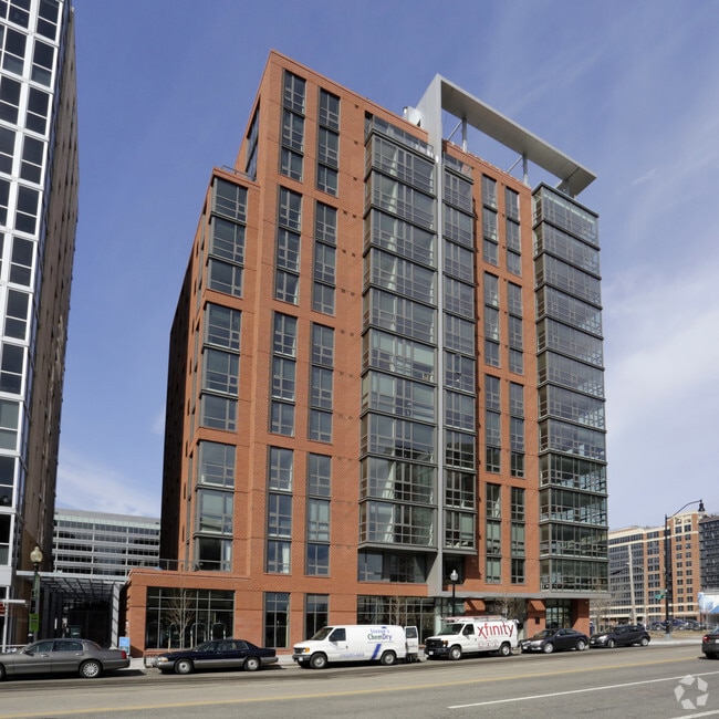 Building Photo - Parc Riverside