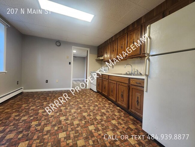 Foto del edificio - 207 N Main St