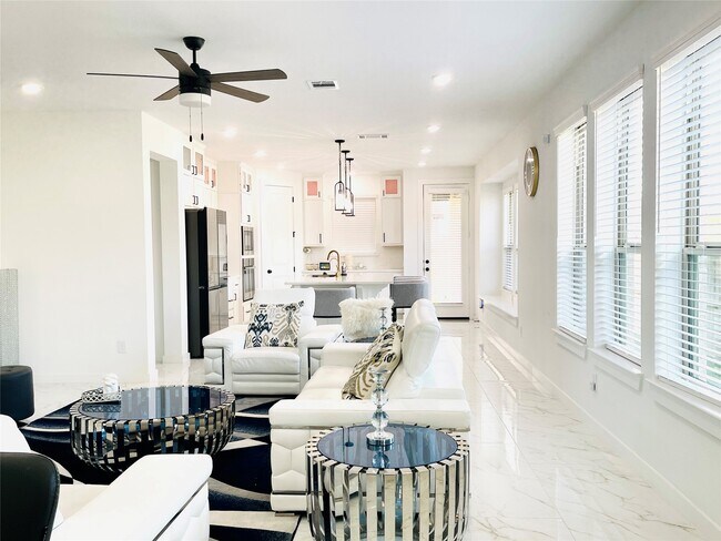 Foto del edificio - 27039 Flower Isle Ln