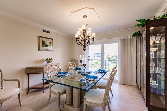 Dining room - 9051 Gulf Shore Dr