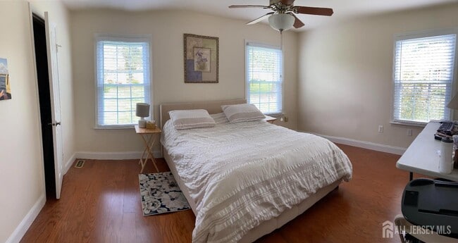 Foto del edificio - 8 Benjamin Franklin Dr