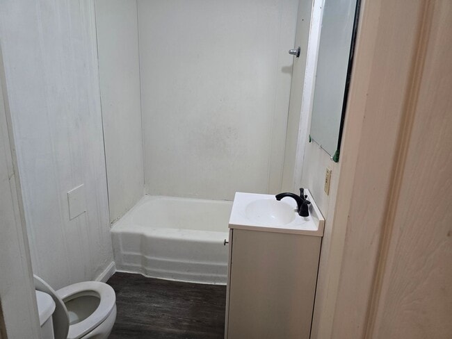 Building Photo - 3605 5th Ave