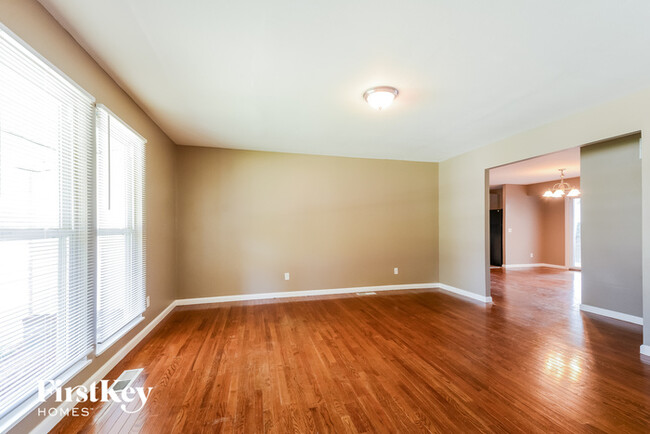 Building Photo - 4408 Vandals Dr