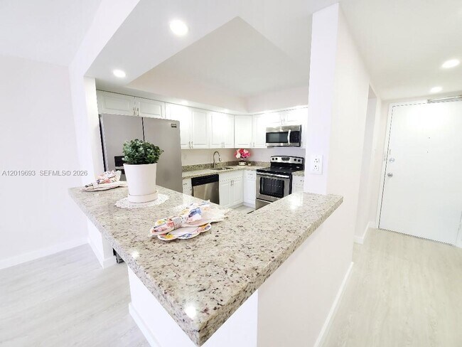 Foto del edificio - 18011 Biscayne Blvd