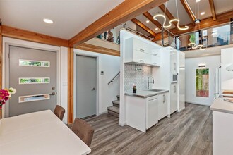 Building Photo - 44276 Bayview Rd