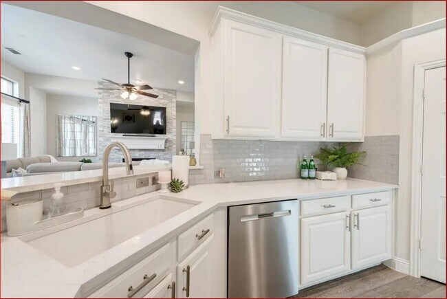 Foto del edificio - 3424 Dillon Ct