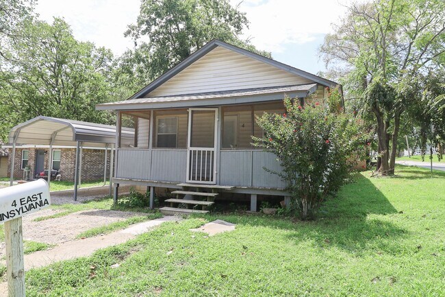 Building Photo - 3 Bed 2 Bath Rental House