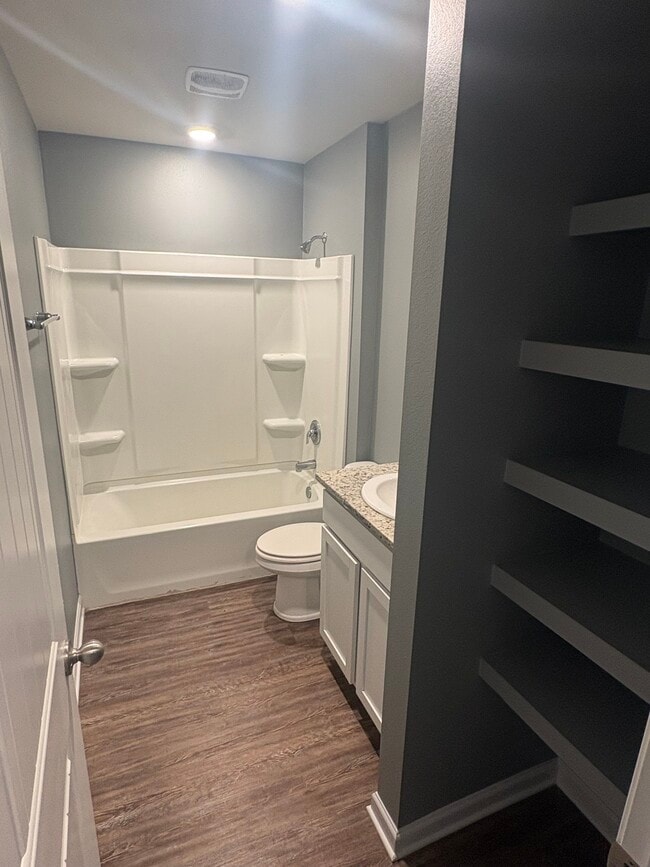 Building Photo - 44019 Covington Ridge Dr