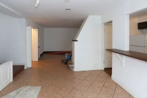 Foto del edificio - 1015 W Wolfram St