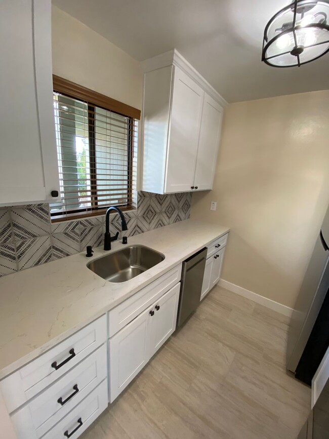 Building Photo - 1621 ALVARADO AVE  4-PLEX