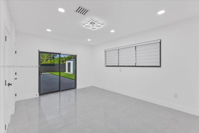 Foto del edificio - 5 bedroom in North Miami Beach FL 33179