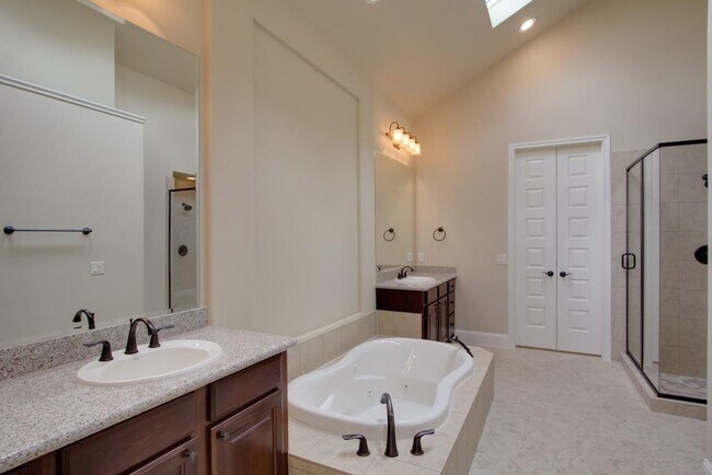 Building Photo - 10834 Poolman Pl