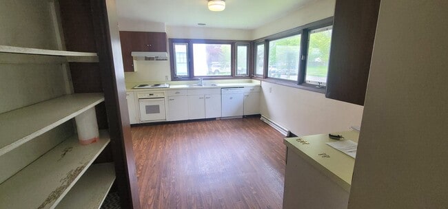 Building Photo - Duluth, MN - 6 bed - 3 bath - Single Famil...