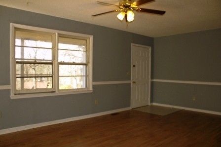 Living Room - 124 Hunter Dr