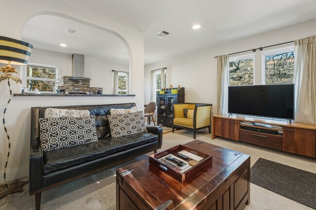 Foto del edificio - 512 Bouldin Ave