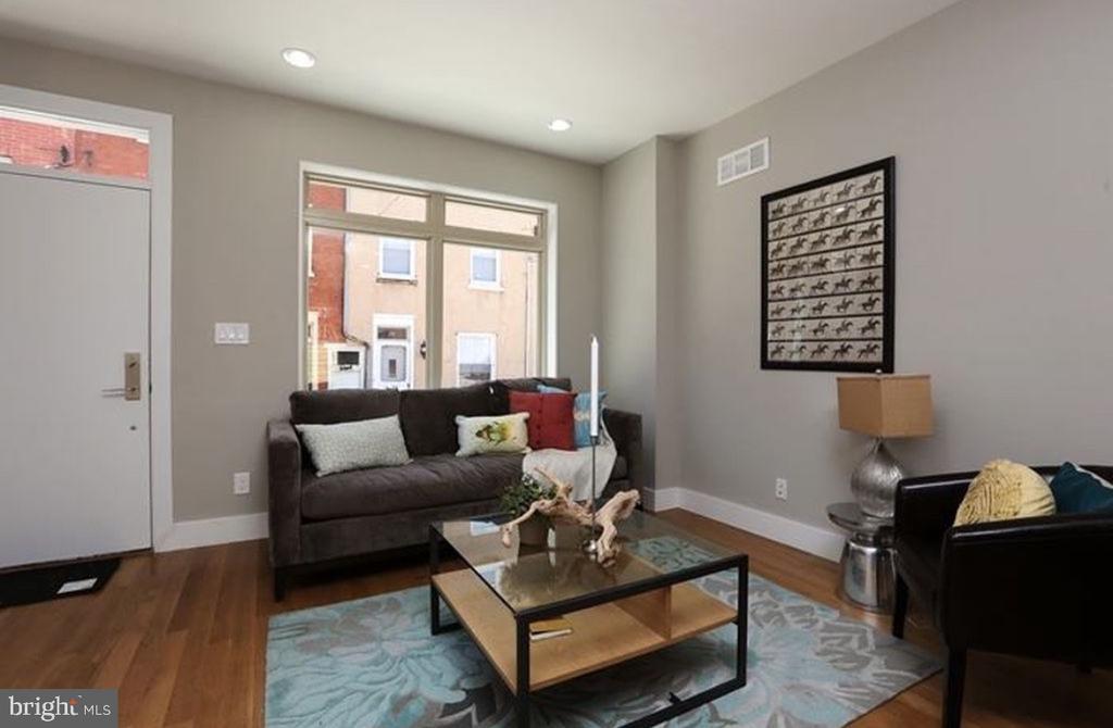 Primary Photo - 1216 N Palethorp St