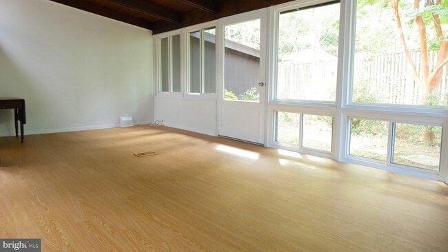 Foto del edificio - 3333 Hemlock Dr