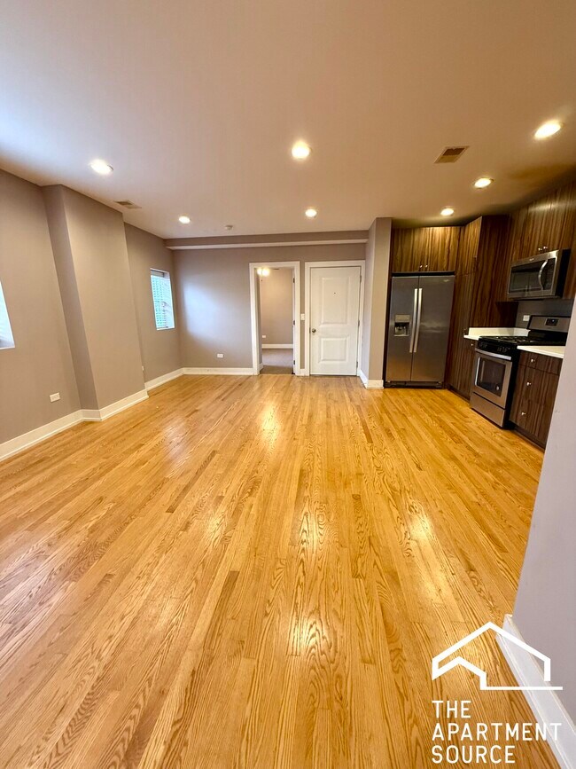 Foto del edificio - 3433 S Indiana Ave