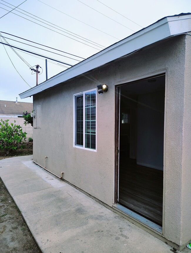 Foto del edificio - 3530 Las Tunas Pl