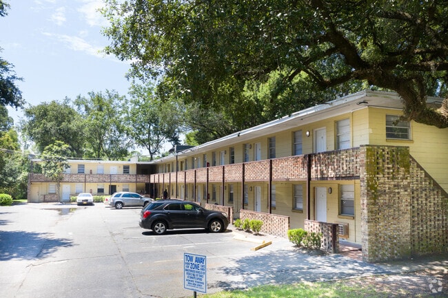 Building - Villas on the Hill 4806