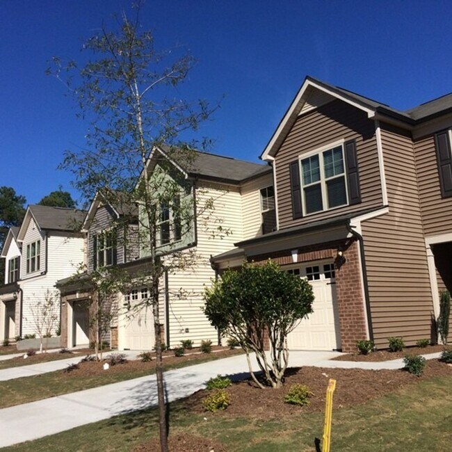 Foto del edificio - 111 Tuftin Dr