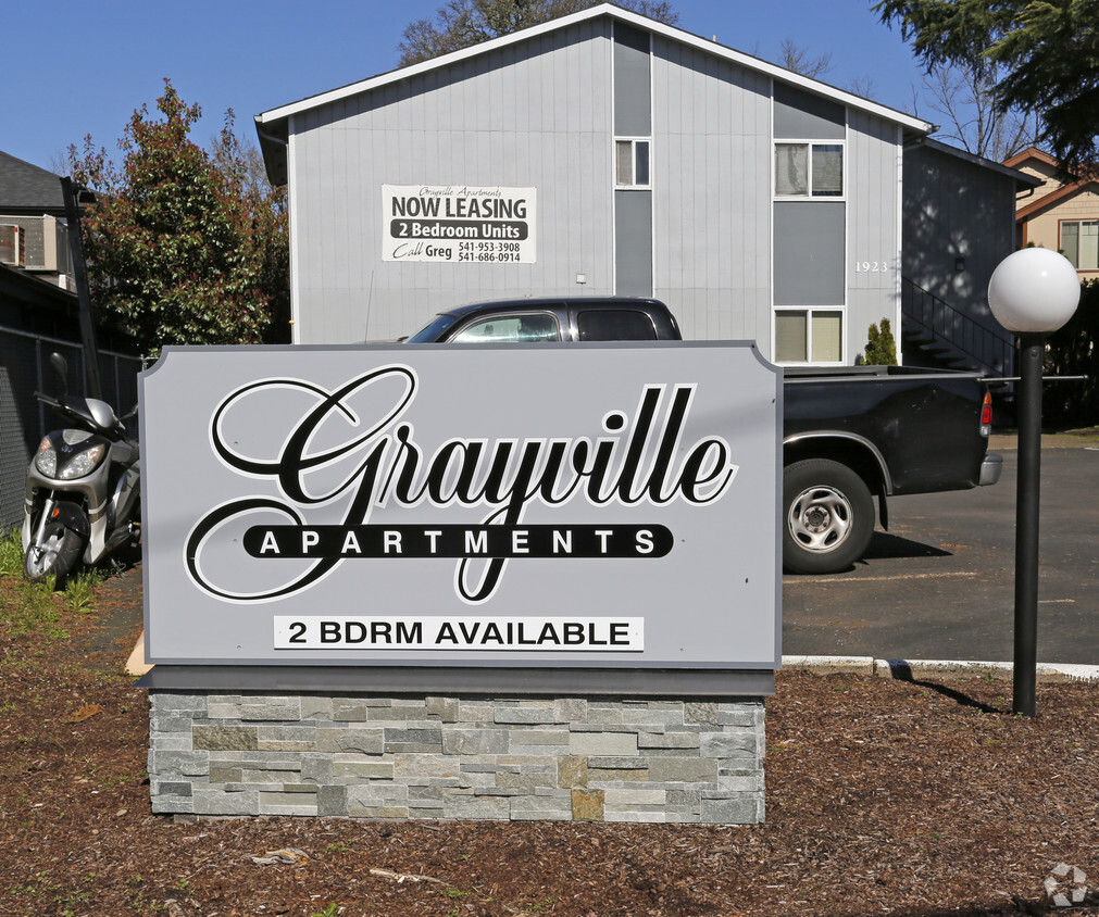 Building Photo - Grayville Apartments