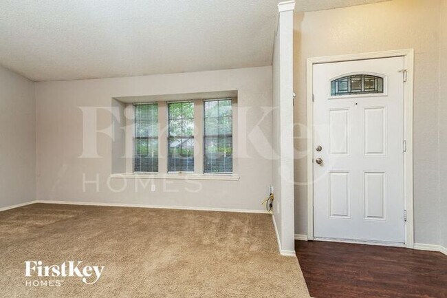 Building Photo - 1509 Panola Dr