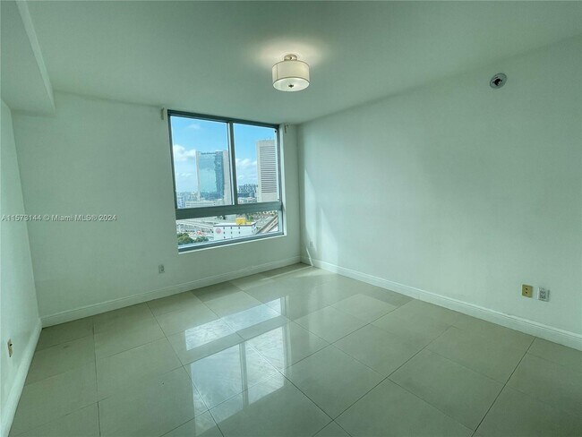Foto del edificio - 90 SW 3rd St