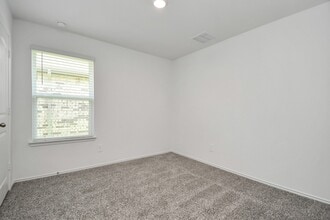 Building Photo - 24430 Elmwood Falls Dr