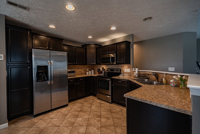 kitchen - 3218 Bunting Ln