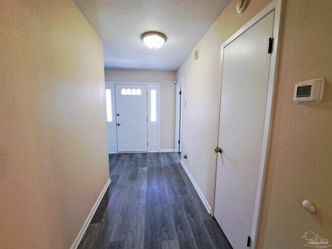Foto del edificio - 7819 Hearthstone Cir