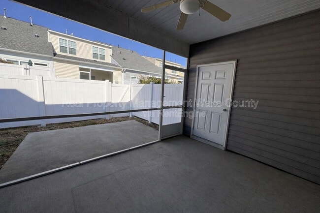 Foto del edificio - 7310 Caversham Way