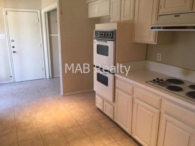 Building Photo - 8317 Northmeadow Cir