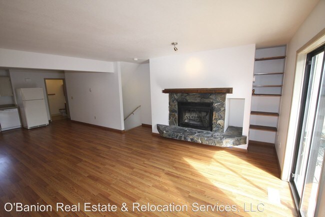 Building Photo - 2 br, 1.5 bath House - 9123 Cranberry St