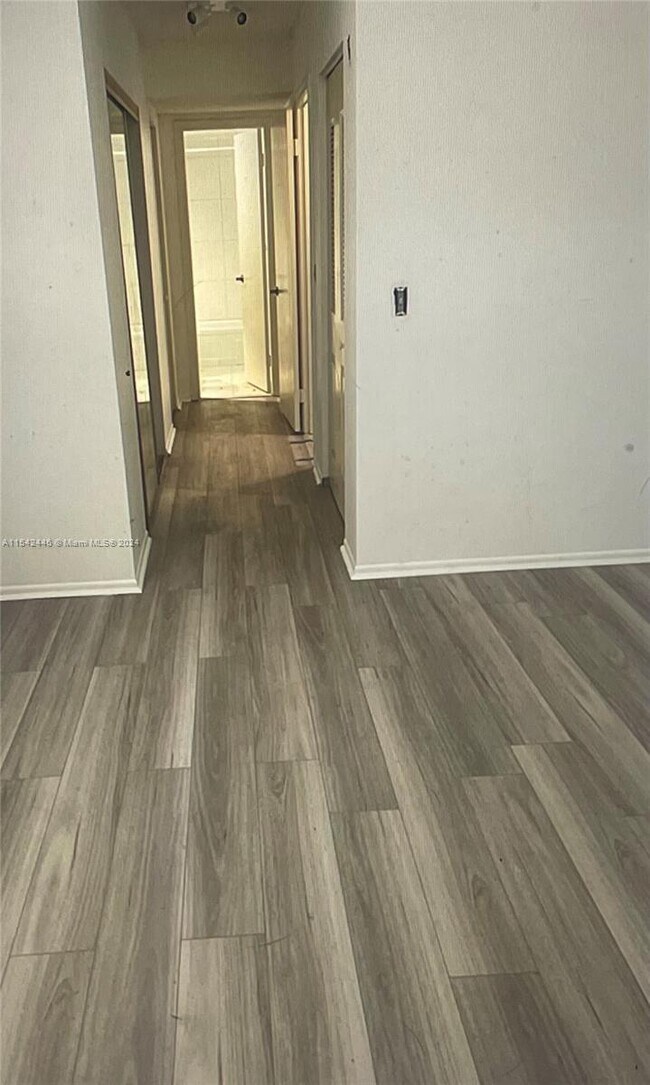 Foto del edificio - 7765 SW 86th St
