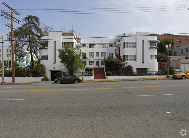 Building Photo - The Richardson Apartments