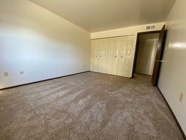Foto del edificio - North Hills 2 BR Apartment! Perfect Locati...
