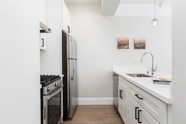 Foto del edificio - 1610 Golden Gate Ave