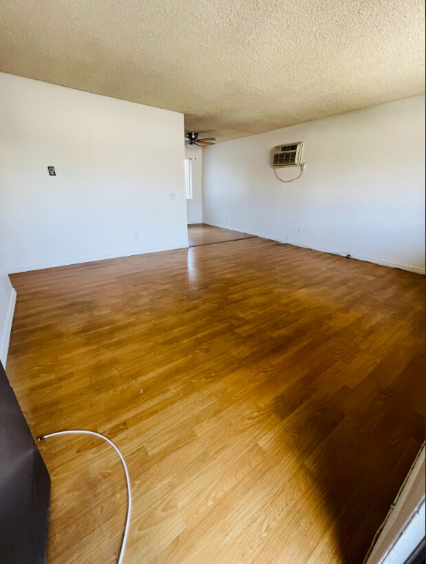 Foto del edificio - 2415 Pattiglen Ave