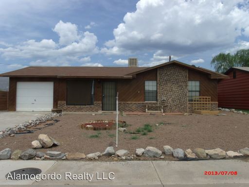 Primary Photo - 303 Plainview Dr