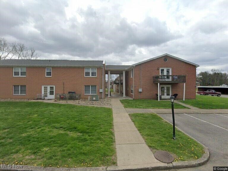 Primary Photo - 2985 Fairway Ln