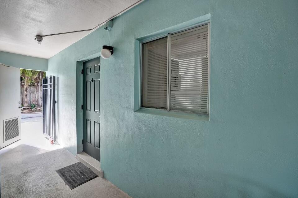 Foto principal - 306 E Ocean Ave