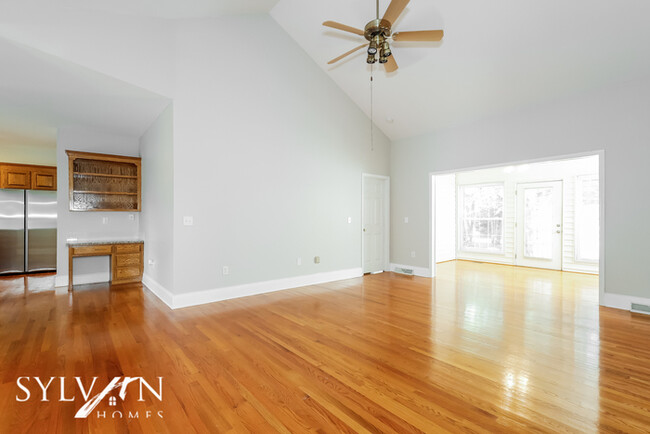 Building Photo - this charming 3BR 2BA home