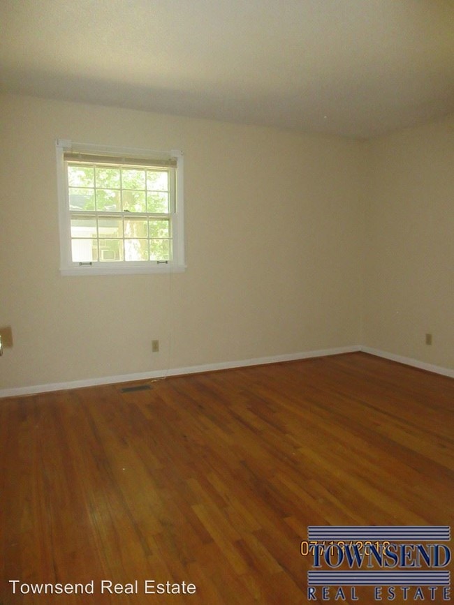 Building Photo - 3 br, 1.5 bath House - 2904 Collingwood St.