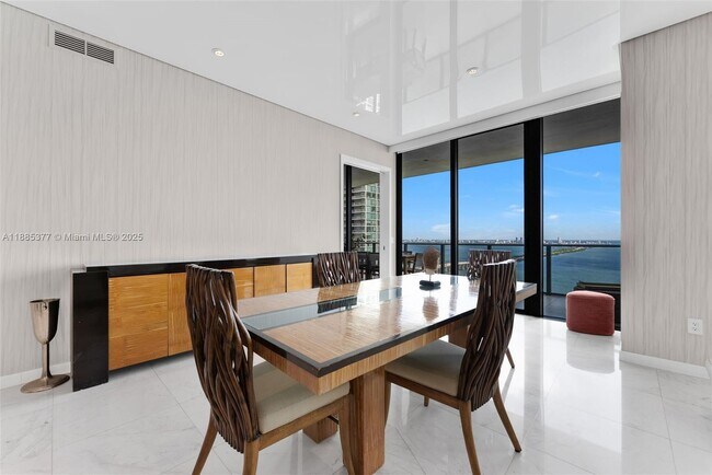 Foto del edificio - 480 NE 31st St