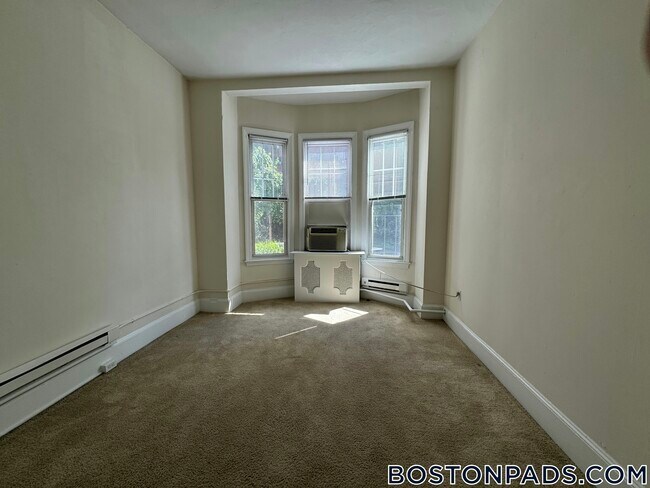 Foto del edificio - 1223 Beacon St
