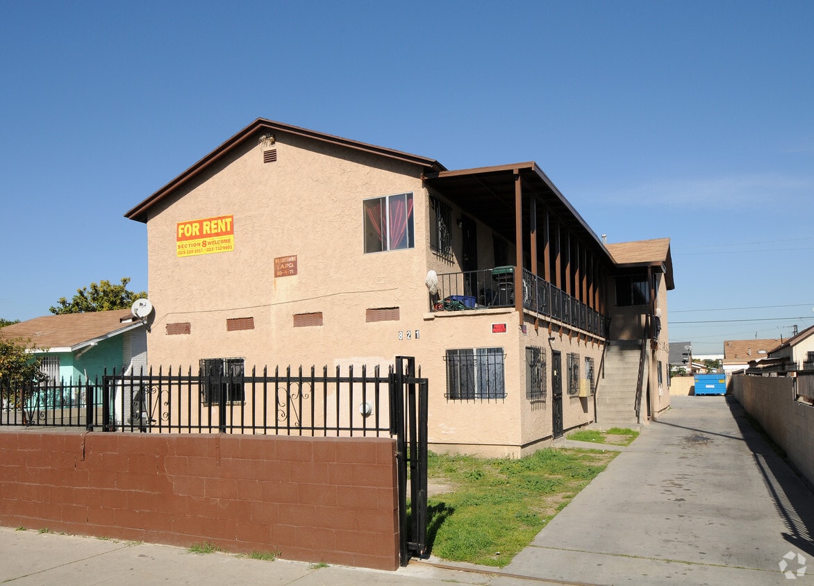 Primary Photo - 821 W 65th St