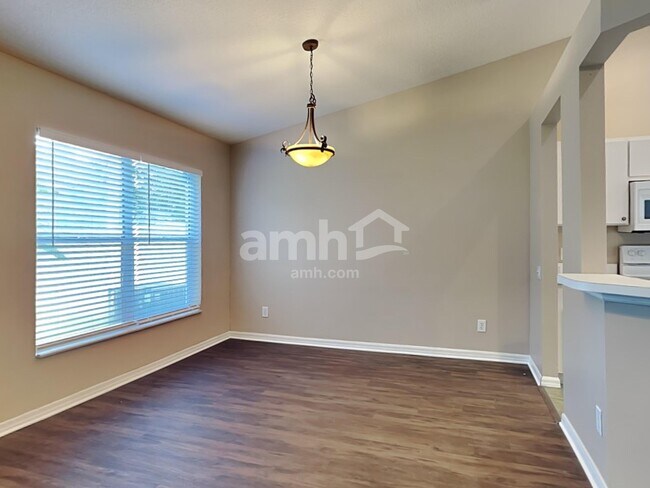 Foto del edificio - 7518 Savannah Ln